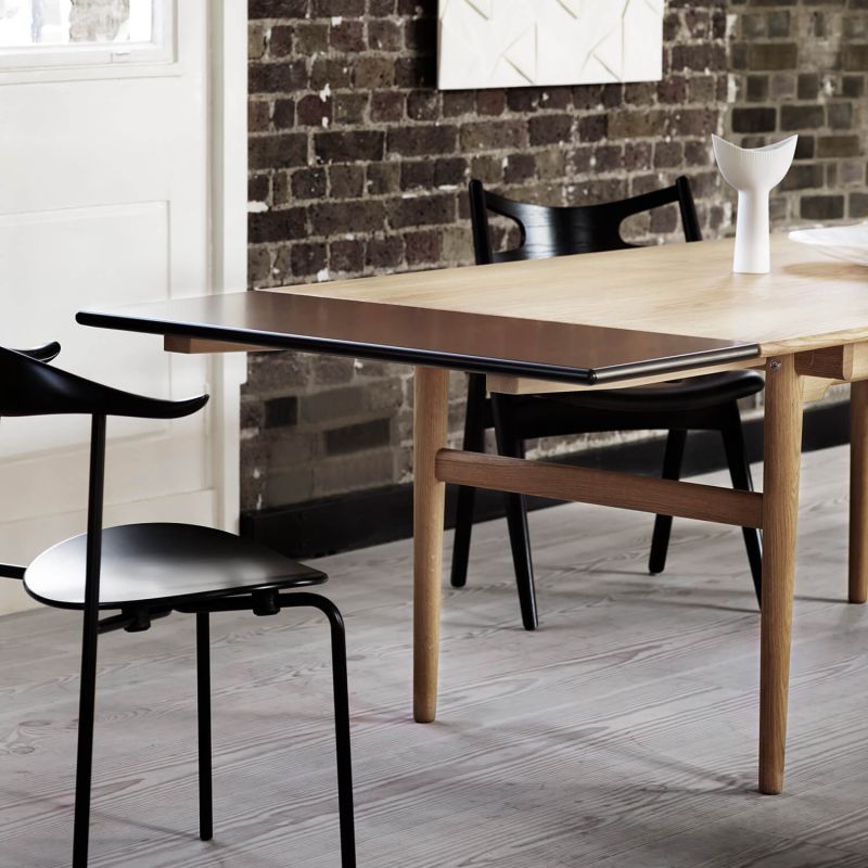 CH29 savbukstolen designet af Hans J. Wegner - køb den her!