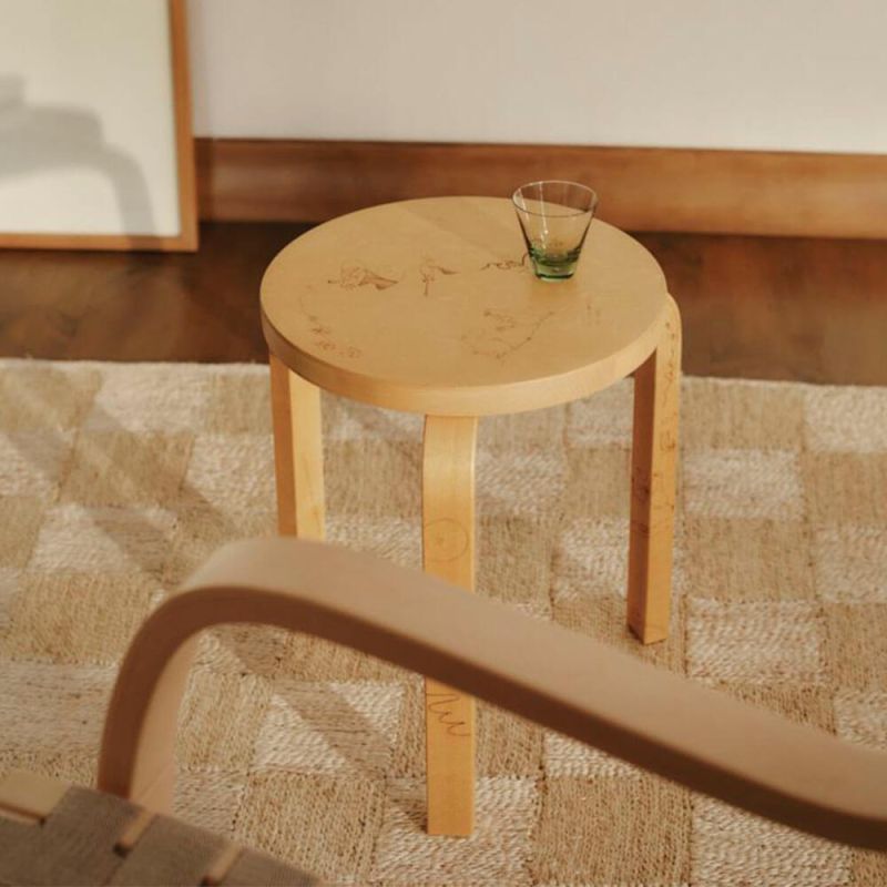 Stool 60 - Artek + Moomin - Køb hos Ingvard Christensen