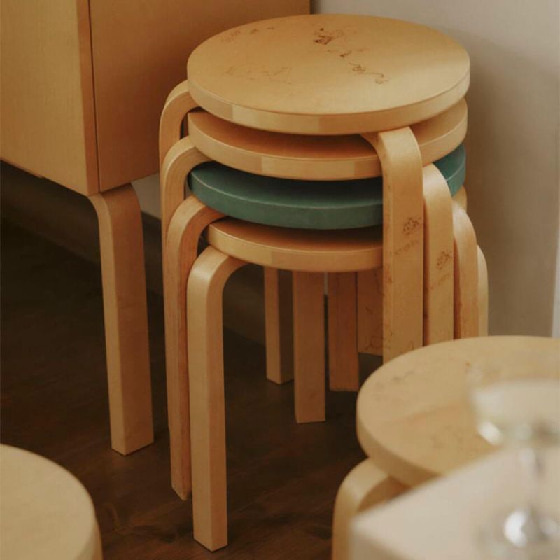 Stool 60 - Artek + Moomin - Køb hos Ingvard Christensen