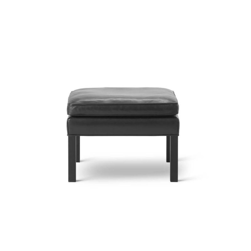 BM 2202 Ottoman er designet af Børne Mogensen til BM 2204